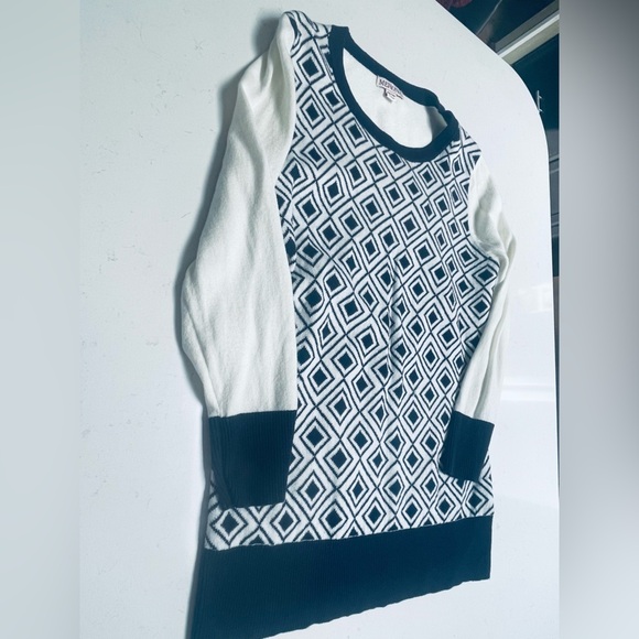 Merona Navy and White Diamond Pattern 3/4 sleeve Sweater - Picture 4 of 9